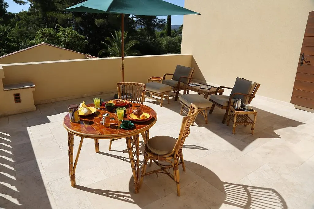 La Tour Aux 7 Fenetres Hotel Aubagne 0*,  France