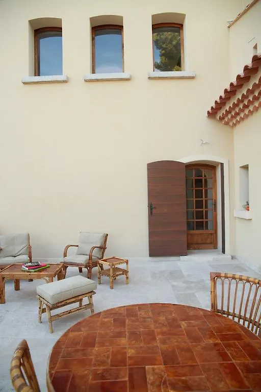 La Tour Aux 7 Fenetres Hotel Aubagne